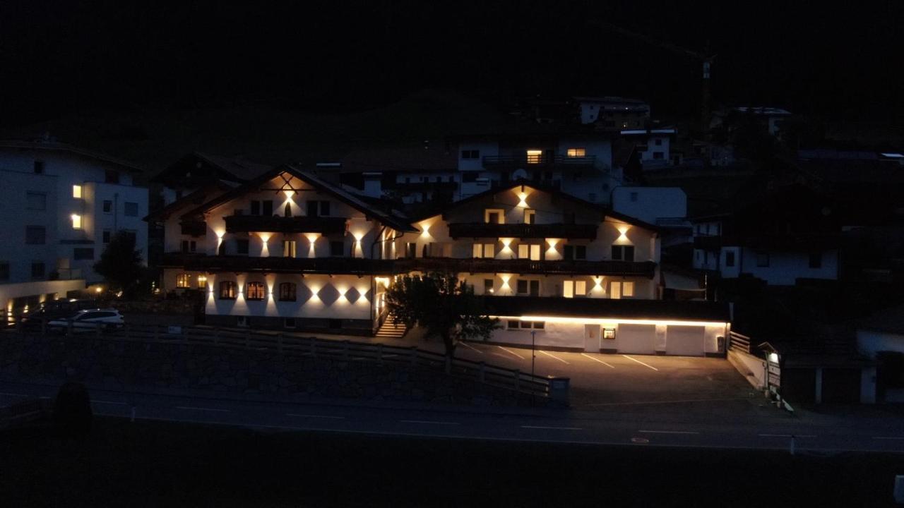 Alpen Gasthof Apartments Hohe Burg Trins Extérieur photo