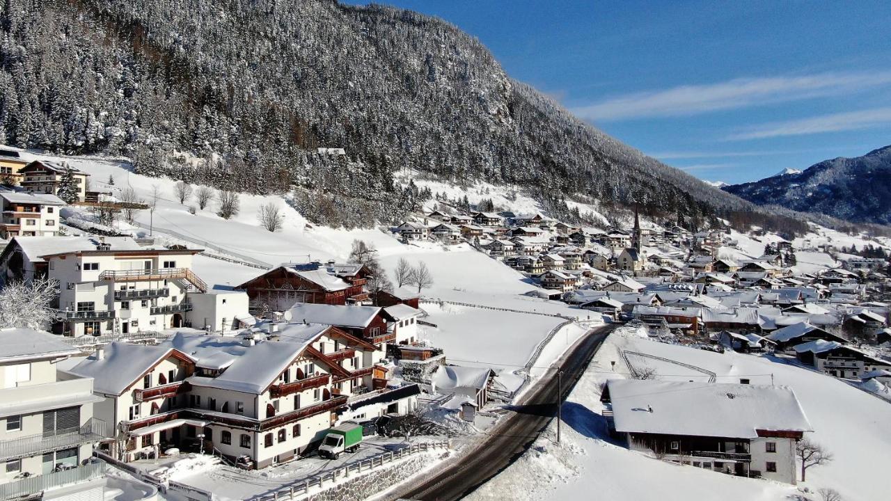Alpen Gasthof Apartments Hohe Burg Trins Extérieur photo