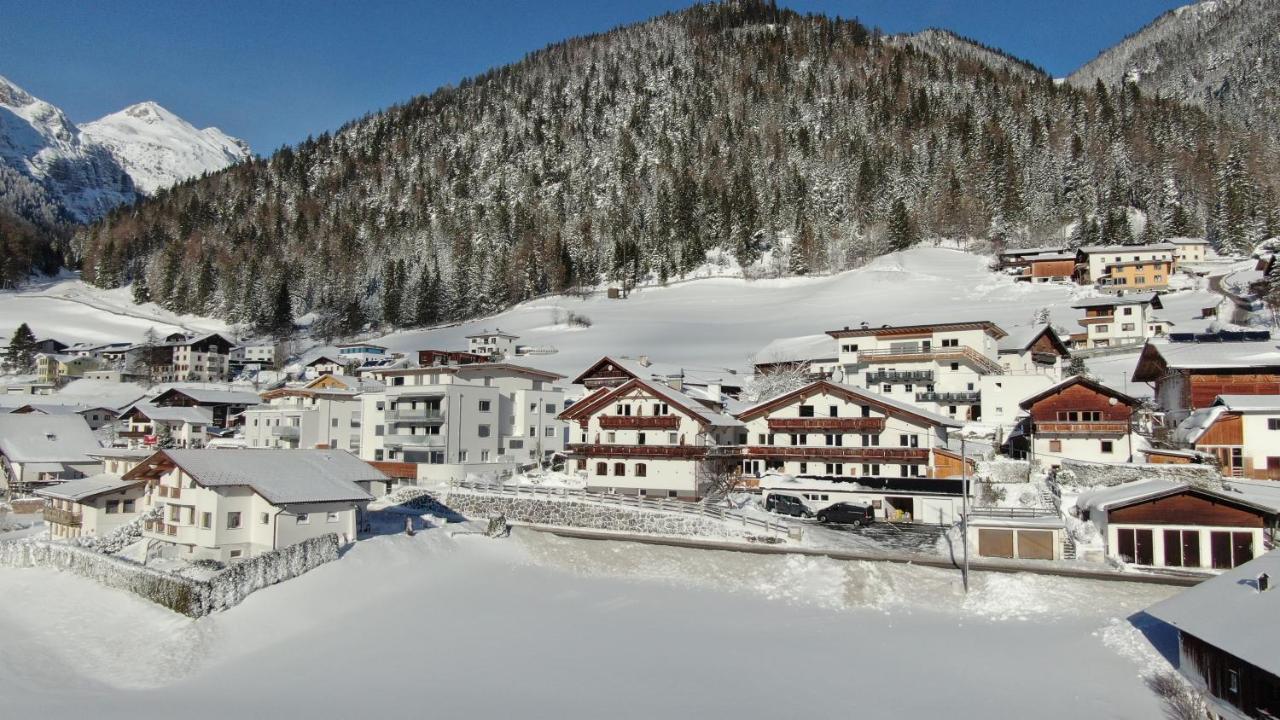 Alpen Gasthof Apartments Hohe Burg Trins Extérieur photo