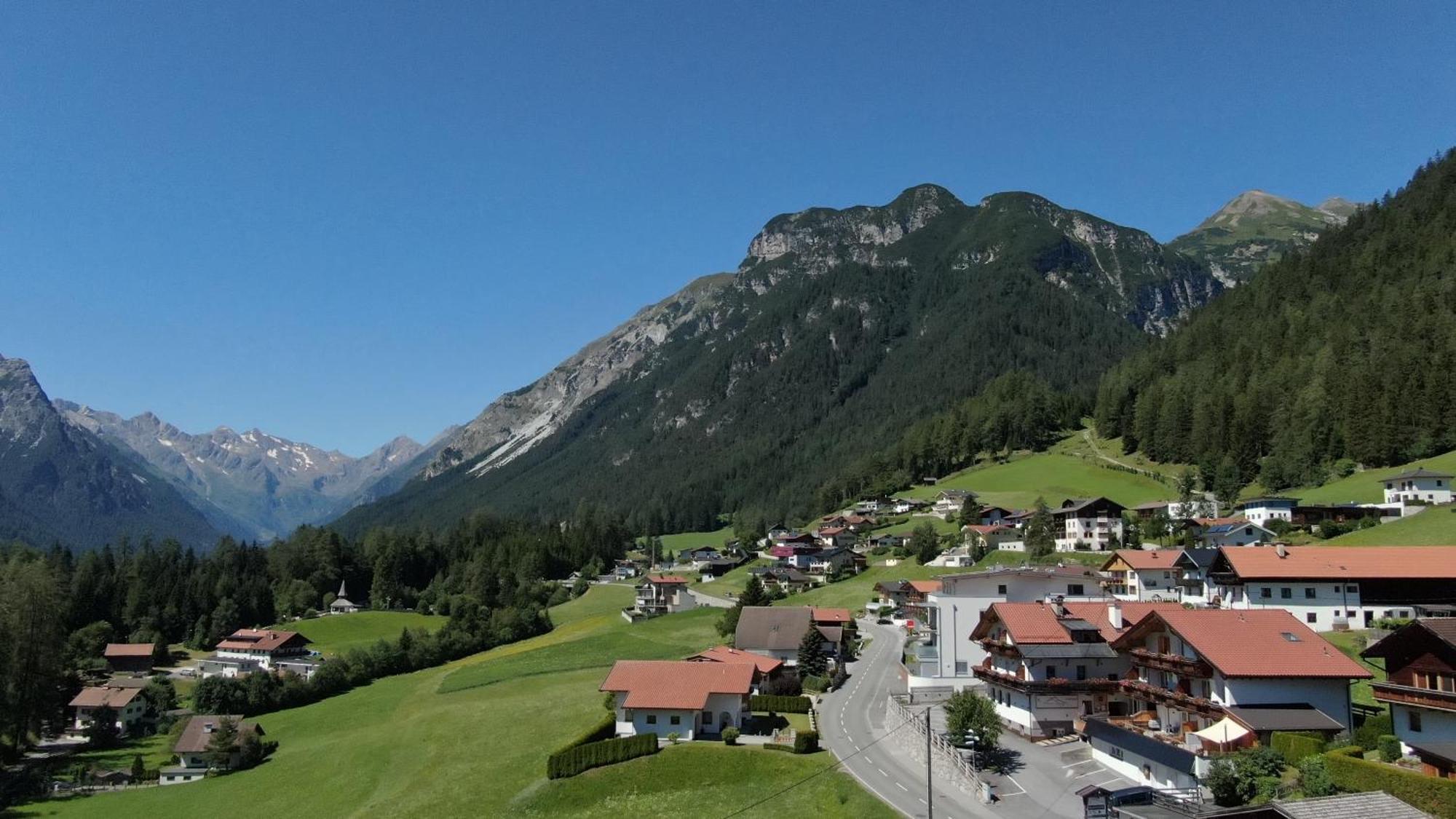Alpen Gasthof Apartments Hohe Burg Trins Extérieur photo