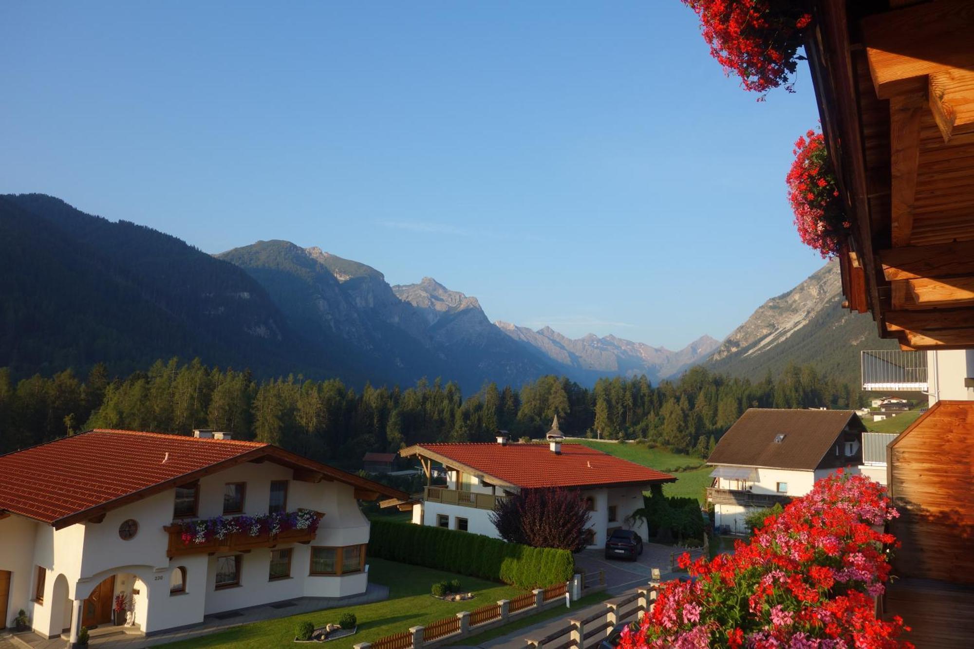 Alpen Gasthof Apartments Hohe Burg Trins Extérieur photo