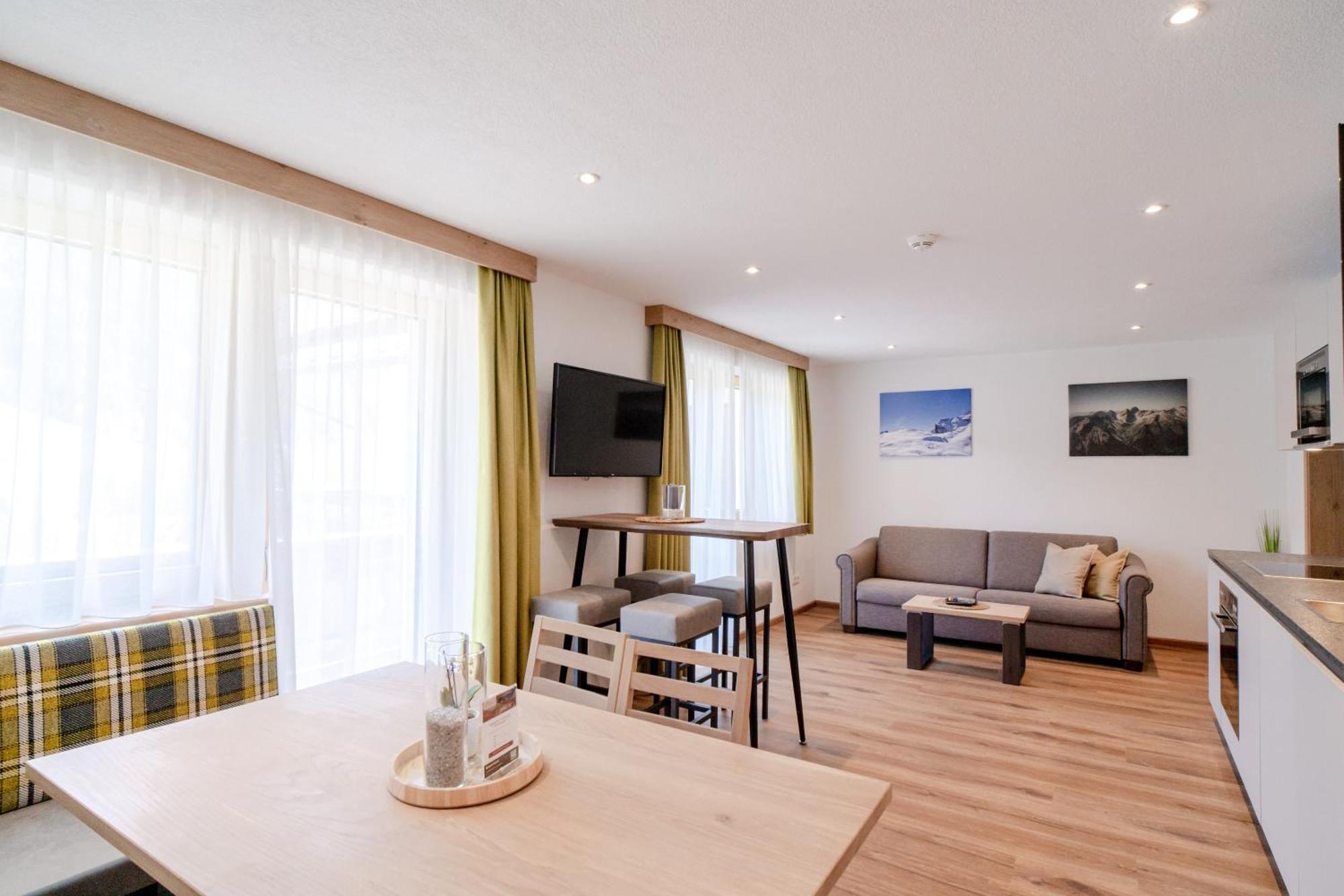 Alpen Gasthof Apartments Hohe Burg Trins Extérieur photo